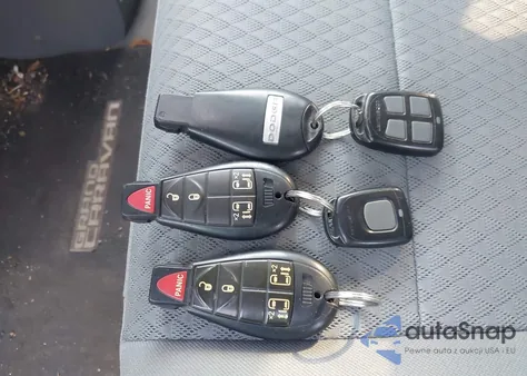 2010 Dodge Grand Caravan Sxt z USA, uszkodzony, nr VIN 2D4RN5D16AR409395